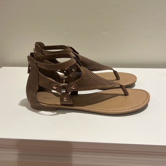 Call it Spring Sandals - Picture 7 of 7
